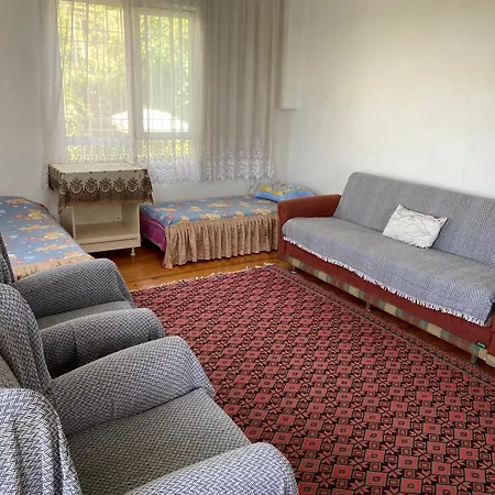 Bahce Goeren Muestakil Bir Tatil! *